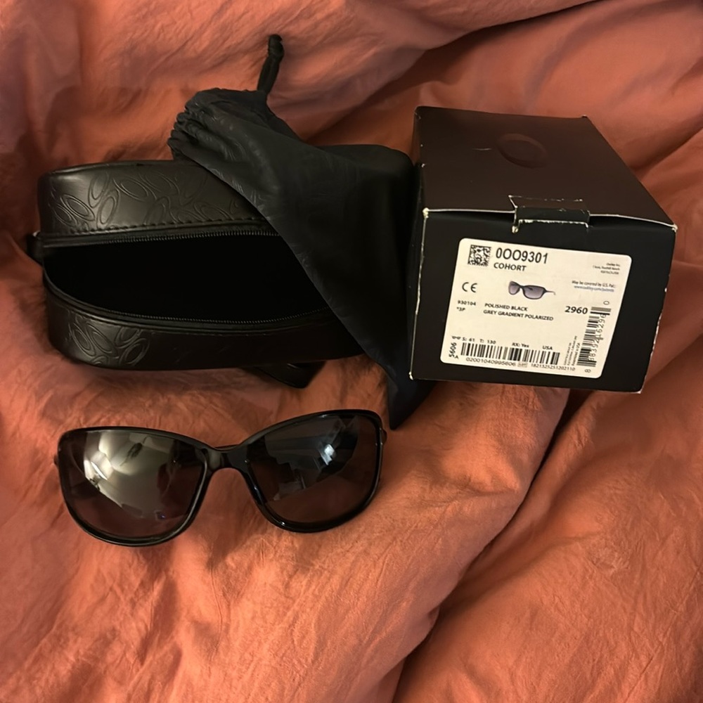 Oakley womans sunglasses